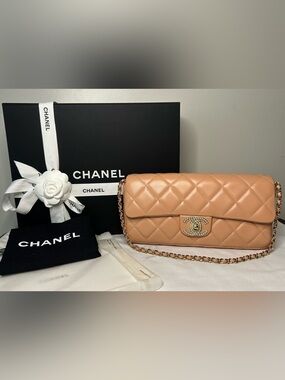 CHANEL 23P Pearl CC Shoulder Flap Bag Quilted Lambskin Peach/Gold